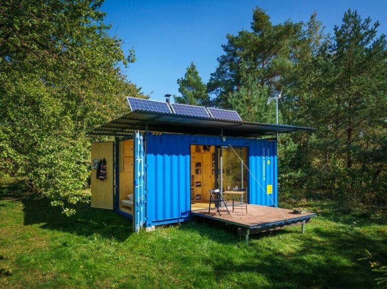 +30 casitas prefabricadas construidas con contenedores - Casas de Campo