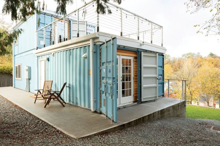 +30 casitas prefabricadas construidas con contenedores - Casas de Campo